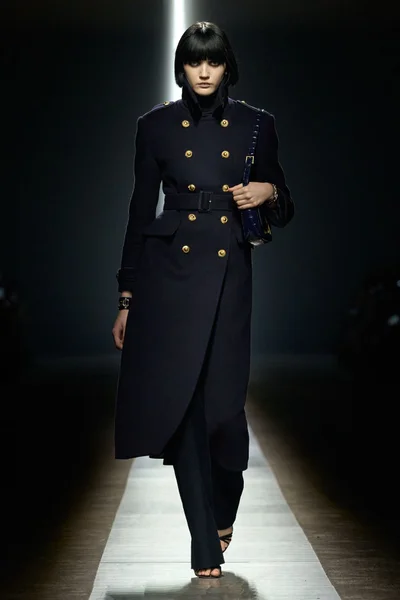 Look 1